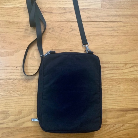 Baggallini crossbody bag - Picture 5 of 5